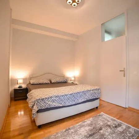 アパート Palermo Užice